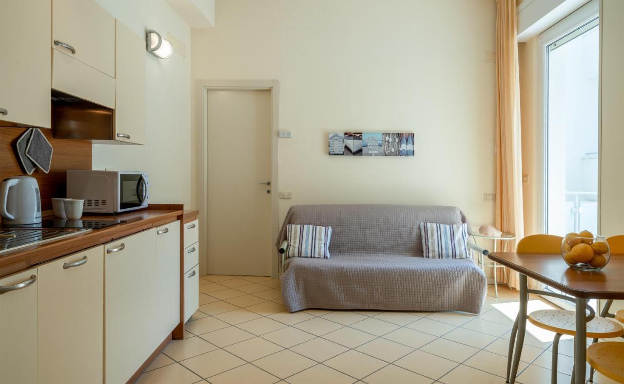 Residence Capitol Cattolica Exterior foto